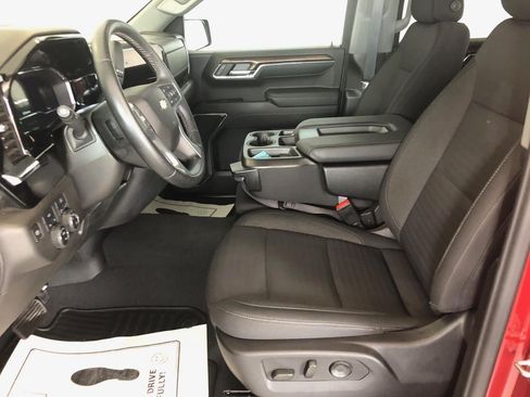 Used 2023 Chevrolet Silverado 1500 LT AWD/4WD image 7