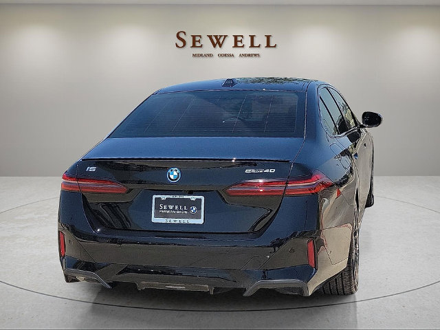 Used 2027 BMW i5 eDrive40 w/ M Sport Package RWD image 5