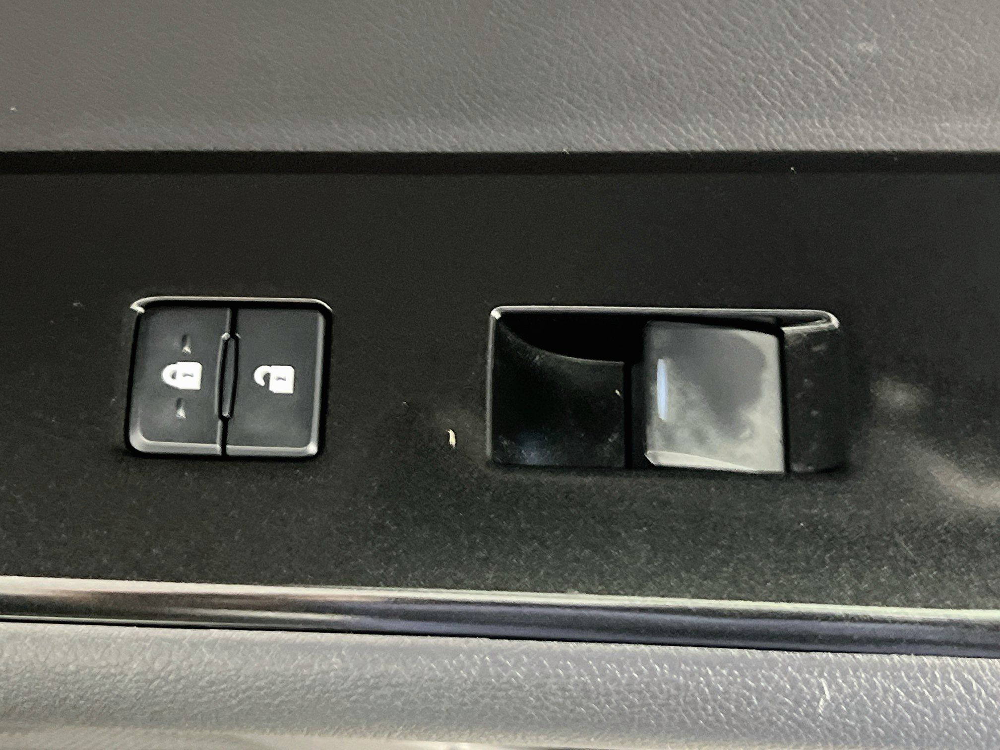 Used 2023 Lexus UX 250h FWD w/ Accessory Package (Z1) image 31