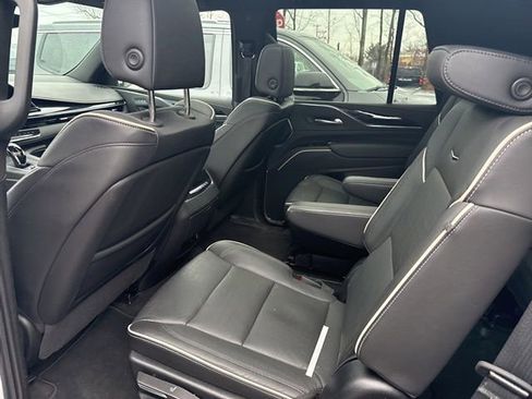 Used 2024 Cadillac Escalade Sport image 9