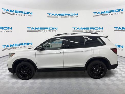 Used 2024 Honda Passport Black Edition image 2