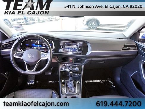 Used 2024 Volkswagen Jetta SE FWD image 18