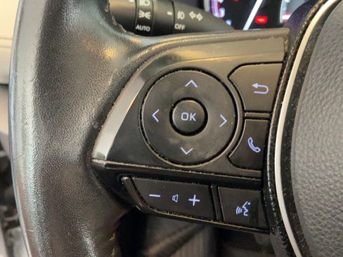 Used 2020 Toyota RAV4 Limited FWD image 18