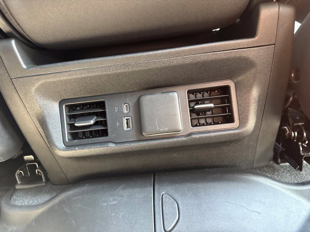 Used 2023 Chevrolet Silverado 1500 LT w/ Leather Package AWD/4WD image 24