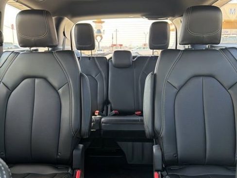 New 2026 Chrysler Pacifica Select image 31