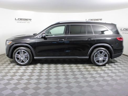 Used 2025 Mercedes-Benz GLS 450 4MATIC image 2