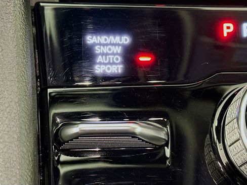 Used 2023 Jeep Grand Cherokee Limited w/ Black Appearance Package image 26