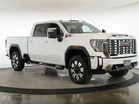 Used 2025 GMC Sierra 2500 Denali image 13