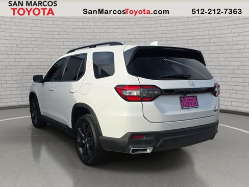 Used 2025 Honda Pilot Sport image 8
