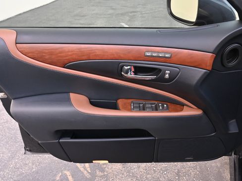 Used 2011 Lexus LS 460 w/ Sport Pkg RWD image 23
