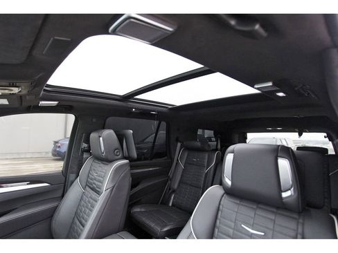 New 2026 Cadillac Escalade Platinum Sport w/ LPO, ONYX Package AWD/4WD image 24