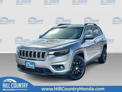 Used 2019 Jeep Cherokee Latitude w/ Popular Appearance Group