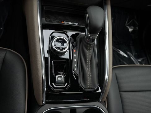 New 2026 GMC Canyon Denali w/ LPO, Denali Black Edition AWD/4WD image 22