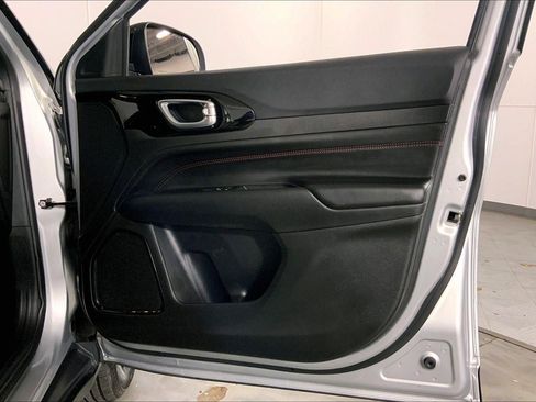 Used 2024 Jeep Compass Trailhawk image 25