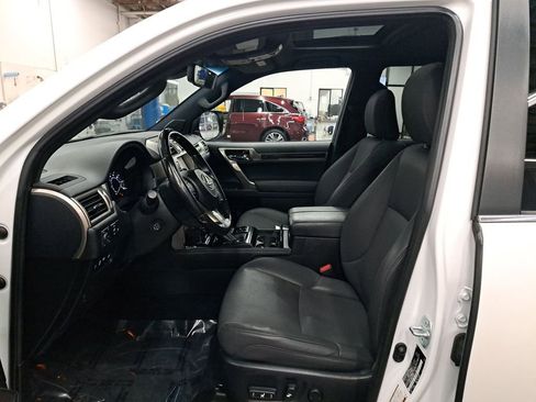 Used 2021 Lexus GX 460 Premium w/ Accessory Package image 13