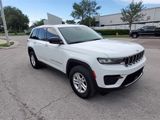 Used 2022 Jeep Grand Cherokee Laredo w/ Luxury Tech Group I image 3