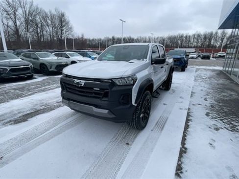 Certified 2024 Chevrolet Colorado Trail Boss w/ Advanced Trailering Package image 3