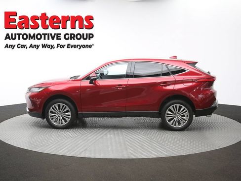 Used 2024 Toyota Venza LE AWD/4WD image 61