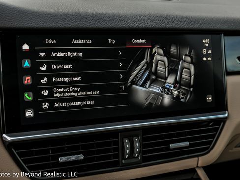 Used 2022 Porsche Cayenne Platinum Edition image 46