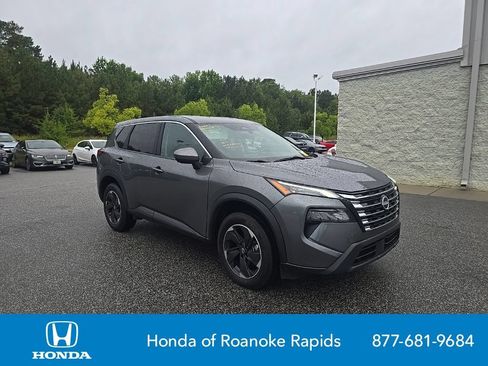 Used 2024 Nissan Rogue SV FWD image 7