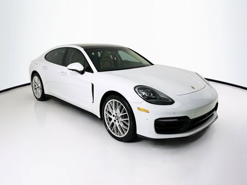 Used 2021 Porsche Panamera 4 image 1