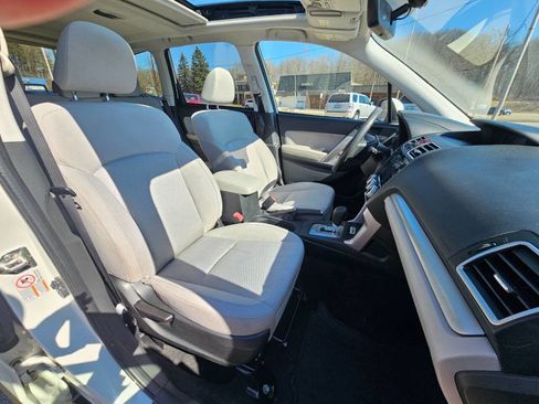 Used 2017 Subaru Forester 2.5i Premium w/ All-Weather Package image 18