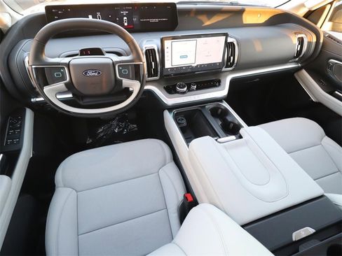 New 2025 Ford Expedition Max Platinum w/ Driver's Package image 12