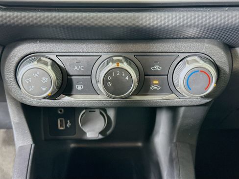 Used 2024 Nissan Kicks S image 23