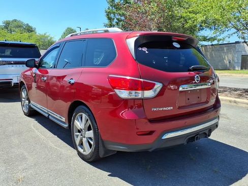 Used 2016 Nissan Pathfinder Platinum FWD image 4
