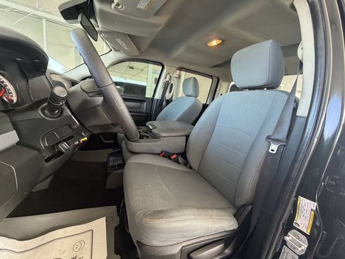 Used 2017 RAM 2500 Tradesman w/ Chrome Appearance Group AWD/4WD image 11