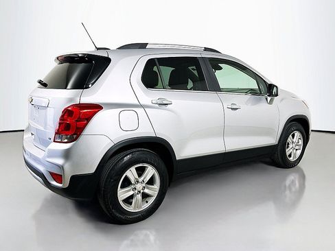 Used 2018 Chevrolet Trax LT w/ LT Convenience Package FWD image 7