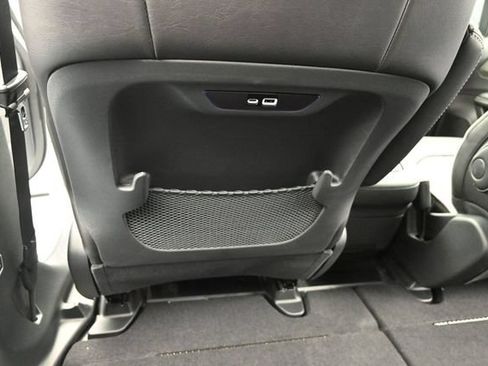 New 2027 Chrysler Pacifica Limited AWD/4WD image 31