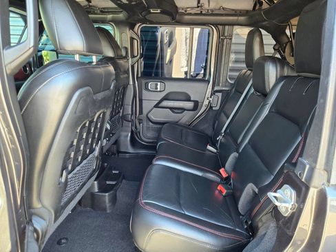 Used 2020 Jeep Wrangler Unlimited Rubicon w/ Steel Bumper Group AWD/4WD image 11