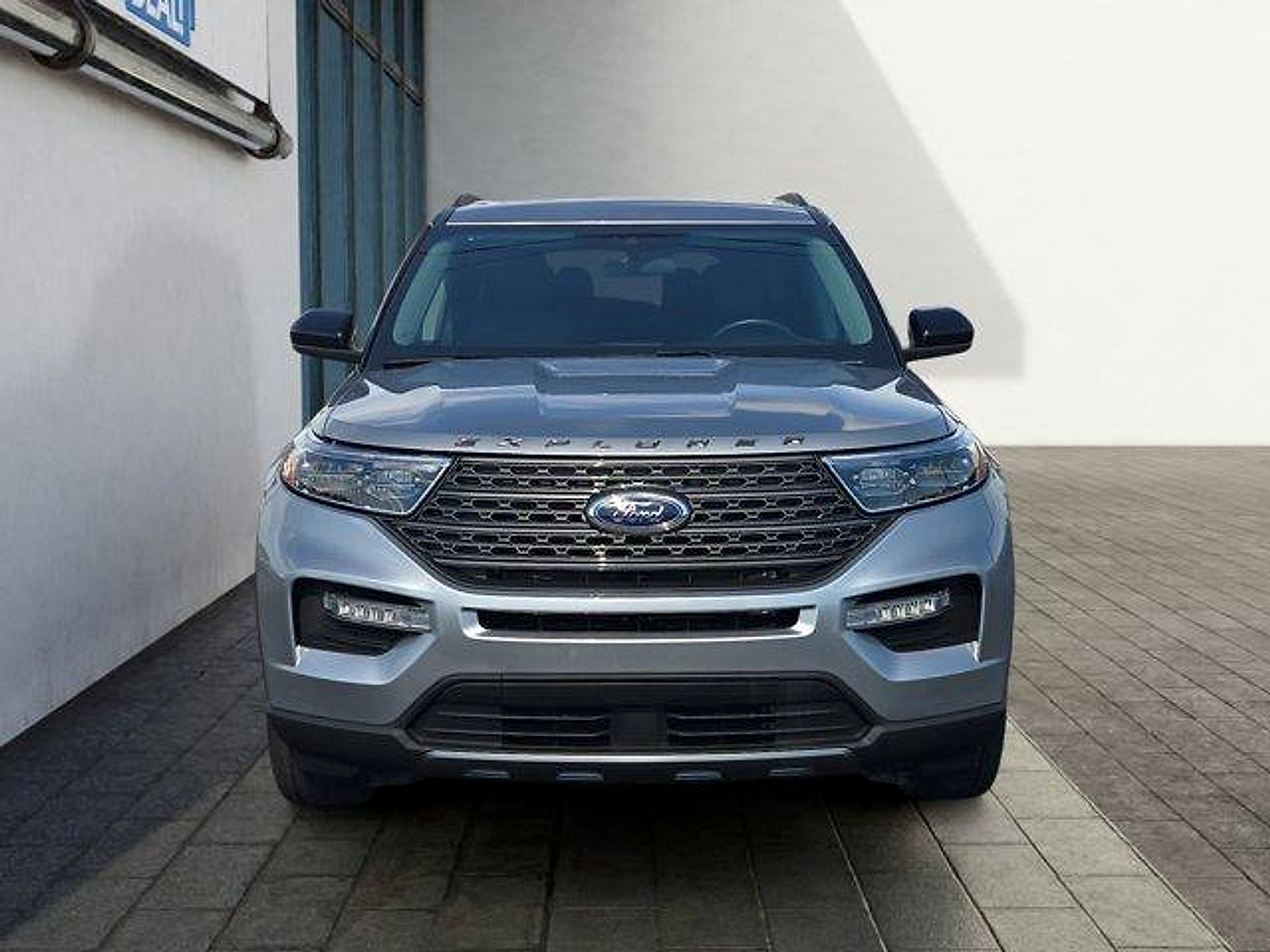 Certified 2023 Ford Explorer XLT w/ Equipment Group 202A AWD/4WD image 8
