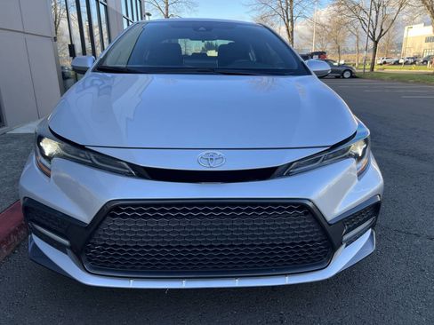Used 2020 Toyota Corolla SE image 2