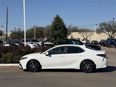 Certified 2023 Toyota Camry SE image 4