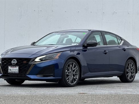 Certified 2023 Nissan Altima 2.0 SR image 8