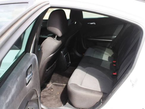 Used 2016 Dodge Charger SE RWD image 12