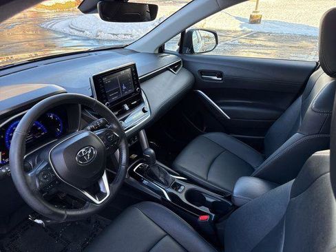Certified 2022 Toyota Corolla Cross XLE image 20