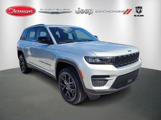 New 2025 Jeep Grand Cherokee Altitude video 1