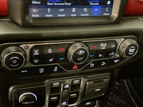 Used 2019 Jeep Wrangler Unlimited Rubicon AWD/4WD image 24
