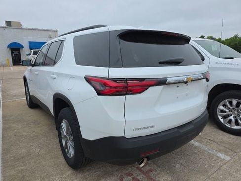 Used 2023 Chevrolet Traverse LT FWD image 3