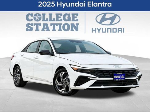 Used 2025 Hyundai Elantra Sport w/ Cargo Package FWD image 3