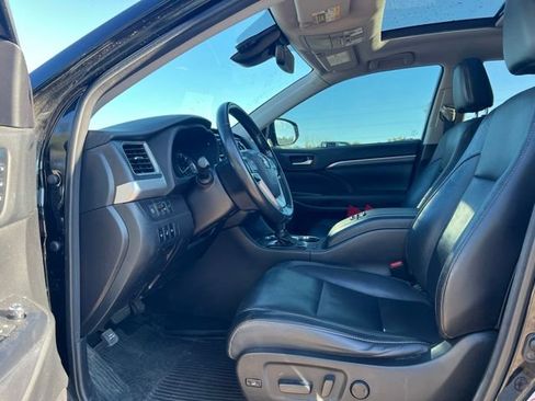 Used 2018 Toyota Highlander Limited Platinum AWD/4WD image 31