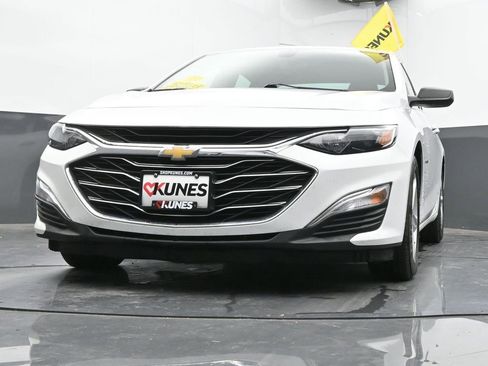 Used 2022 Chevrolet Malibu LS image 43