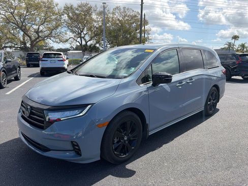 Used 2023 Honda Odyssey Sport image 3