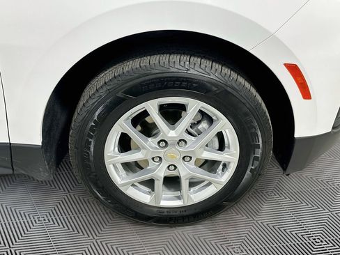 Used 2022 Chevrolet Equinox LS w/ LS Convenience Package AWD/4WD image 32