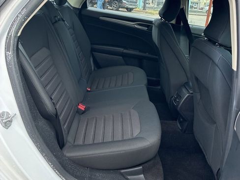 Used 2019 Ford Fusion SE FWD image 11