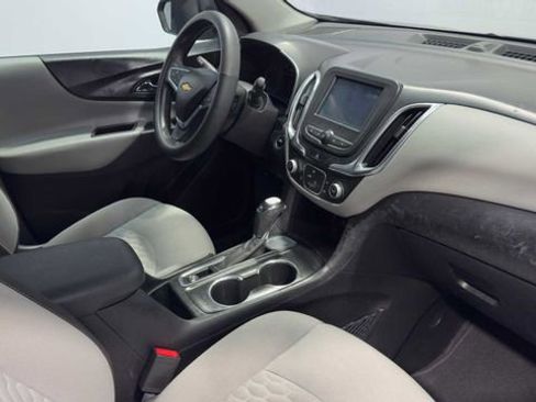 Used 2018 Chevrolet Equinox LS FWD image 12