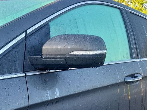 Used 2020 Ford Edge Titanium w/ Equipment Group 301A image 3